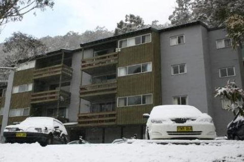 Retro 2 Bedroom Apartment - Accommodation Gold Coast 1