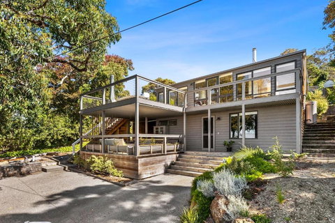 Retro Beach Vibes - Accommodation Gold Coast 2