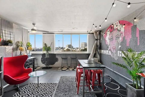 Retro Chic Vibes, Tropical Pool & Prime Location - Accommodation Gold Coast 0
