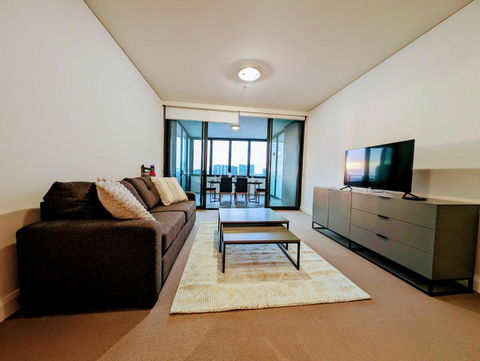 Rhodes Two Bedroom Apartment With Fantastic Water View - Accommodation Gold Coast 2