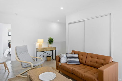Riverside 3-Bed Home With Study Nook And BBQ - Accommodation Gold Coast 1