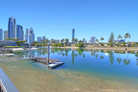 Riverside 4 Bedroom House Unit In Surfers Paradise - Accommodation Gold Coast 1