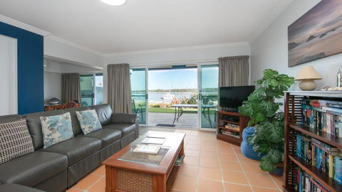 Riverview Apartment 2 Block 2 - Gold Coast 4U 3