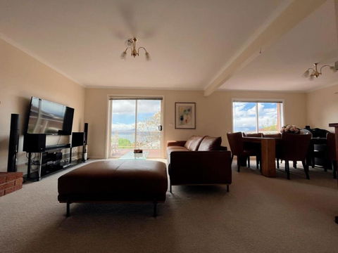Riveting House With Incredible Water-view At SandyBay - Gold Coast 4U 3