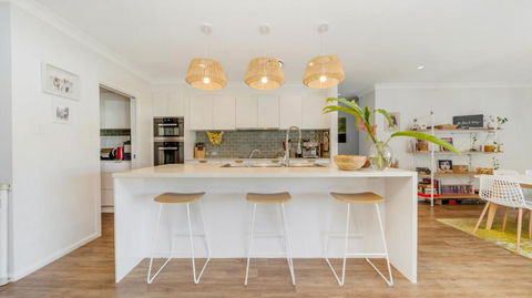 Riviera - Pool & Quick Walk To Centre - Accommodation Gold Coast 2