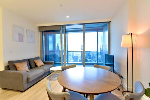 REST COLLECTION Sky High Apartment As West Side Place - Accommodation Gold Coast 0