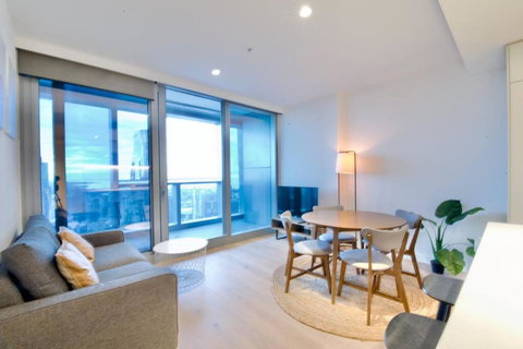 REST COLLECTION Sky High Apartment As West Side Place - Accommodation Gold Coast 1