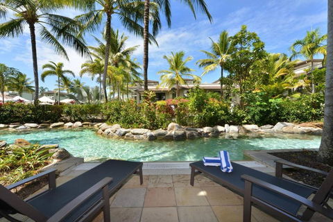 Resort-style Swim Out - A True Tropical Oasis - Accommodation Gold Coast 0