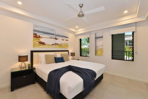 Resort-style Swim Out - A True Tropical Oasis - Accommodation Gold Coast 2