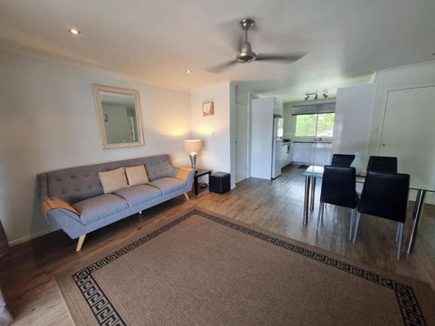 Residential Two-bedroom Unit On The Strand, Self-check In, Wi-fi - Accommodation Gold Coast 0