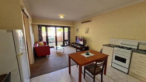 Rise N Shine - Affordable 50sqm Garden Apartment - Accommodation Gold Coast 3