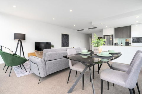 Roomy 2BR 2BA City-Centre Apt - Accommodation Gold Coast 1