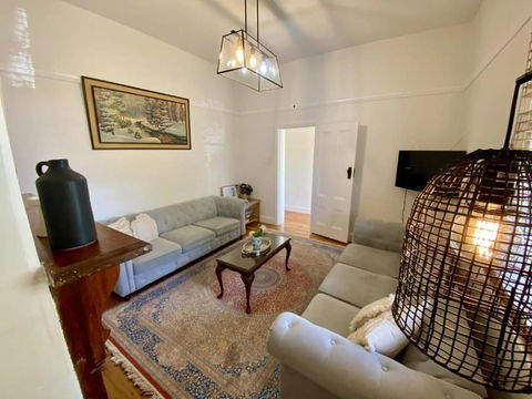 Roseland Cottage - CBD Heritage - Accommodation Gold Coast 2