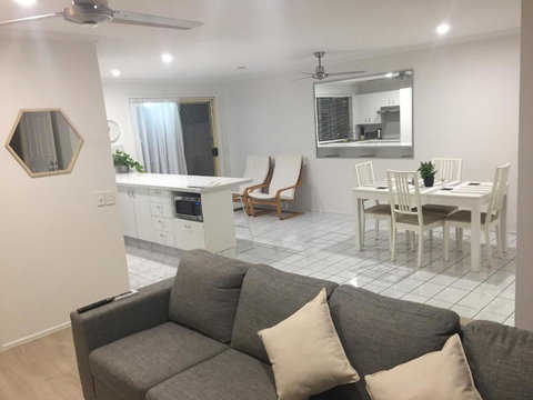 Robin Joy - Accommodation Gold Coast 2