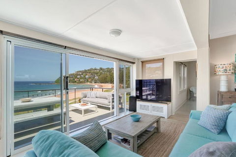 Rocklands Palm Beach Front - Gold Coast 4U 1