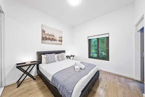 Rooftop 2 Bed Apt With Terrace At Newtown MHS - Accommodation Gold Coast 1