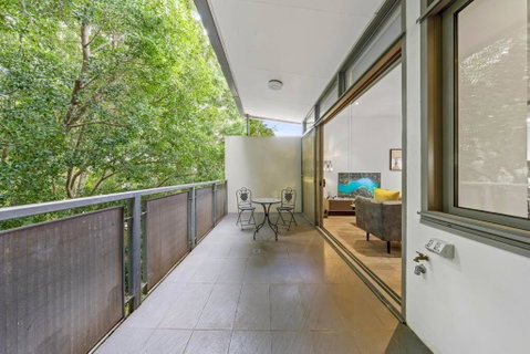 Rooftop 2 Bed Apt With Terrace At Newtown - Accommodation Gold Coast 3