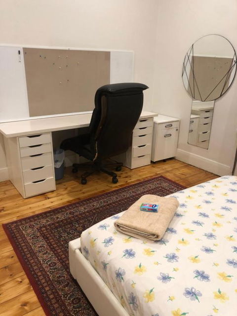 Room Near Caulfield Racecourse - Gold Coast 4U 1