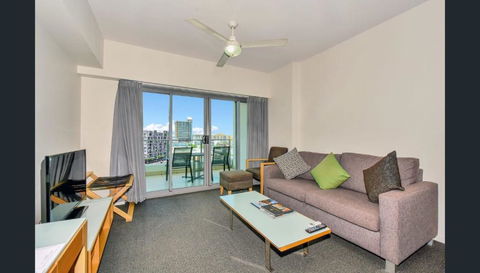 Room With Kitchen At Pandanus - Accommodation Gold Coast 3