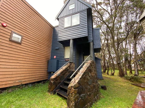 Ropers - Accommodation Gold Coast 0