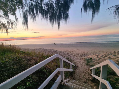 Rosalynda- Luxury Beachfront 3 BR Townhouse - Accommodation Gold Coast 0