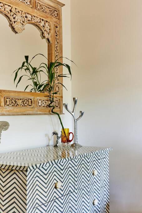 Rose Cottage - Right In Town - 1 Gold Coast 2