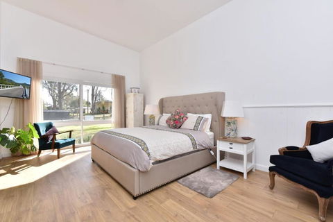 Rose Cottage Studio Romantic Or Solo Getaway. Spa, Games Room - Gold Coast 4U 2