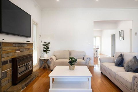 Rosebud Reset - A Beachside Group Getaway - Gold Coast 4U 1