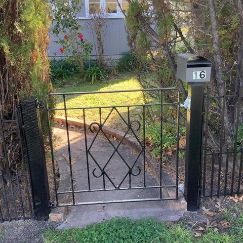 Rosellas On Corundum Cottage - Treat Yourself! - 1 Gold Coast 3