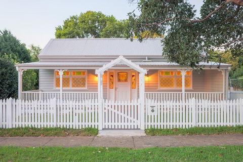 Rosemill Cottage - Mobility Friendly Accommodation Never Looked Better! - Accommodation Gold Coast 3