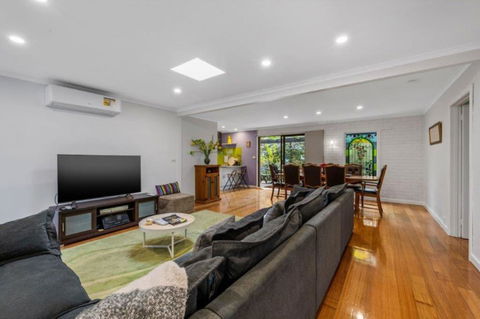 Roses On The River - An Absolute River Frontage Cottage - Accommodation Gold Coast 0