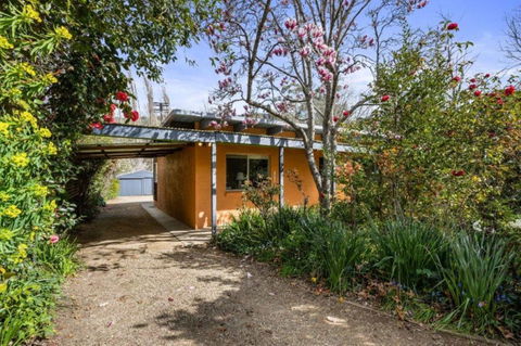 Roses On The River - An Absolute River Frontage Cottage - Accommodation Gold Coast 1