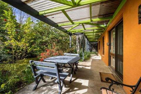 Roses On The River - An Absolute River Frontage Cottage - Accommodation Gold Coast 2