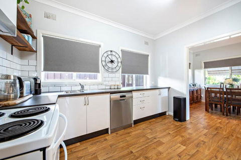 Rosewood Cottage - Stroll To Central, Cosy Escape - Accommodation Gold Coast 1