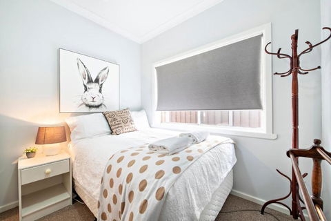 Rosewood Cottage - Stroll To Central, Cosy Escape - Accommodation Gold Coast 2