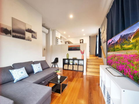 Rosie Townhouse In Prime Location Close To CBD - Accommodation Gold Coast 2