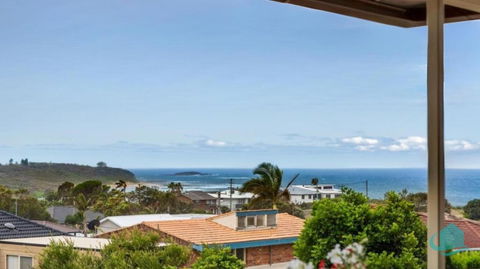 Rosies Retreat - 300m To The Sandy Shores Of Caves Beach - 1 Gold Coast 1