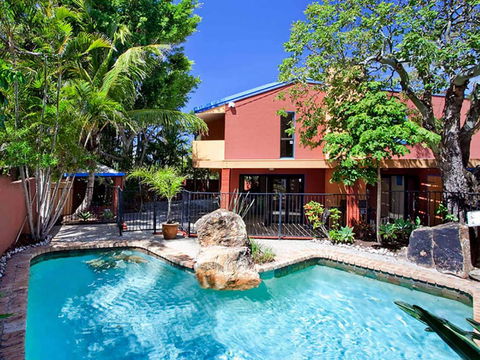 Ross Cres Spacious Private Beach House - Accommodation Gold Coast 0