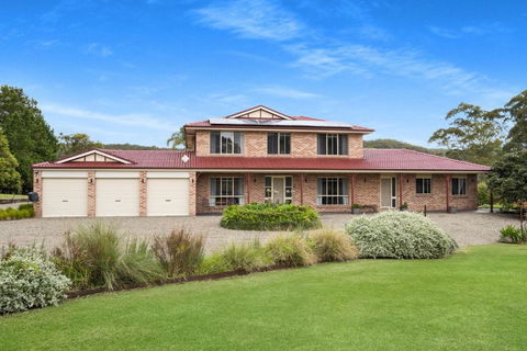 Roxy - A Secluded Luxury Estate Near Berry, Where Serenity Meets Family Comfort - Accommodation Gold Coast 1