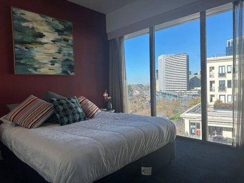 Royal Garden Residence - Accommodation Gold Coast 0