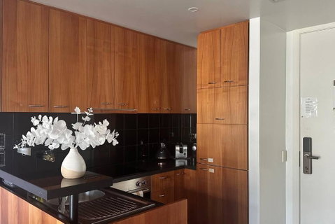 Royal Garden Residence - Accommodation Gold Coast 2