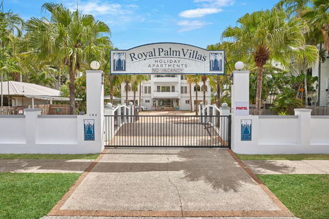 Royal Palm Villas - Accommodation Gold Coast 2