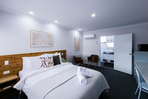 Roydons Motor Inn - Accommodation Gold Coast 2