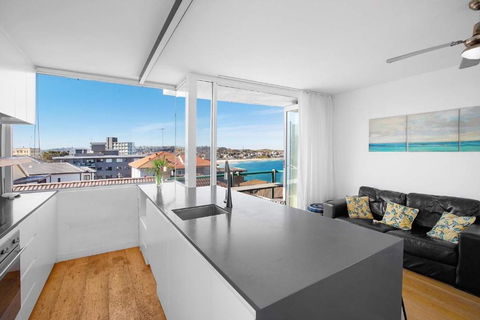 S16S - Bondi Vistas - Accommodation Gold Coast 0