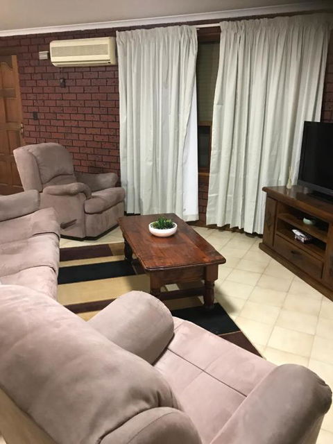 SA House - Accommodation Gold Coast 3
