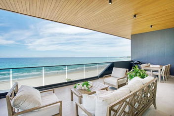 Sable Penthouse At Palm Beach\'s Waterfront with Accommodation Gold Coast