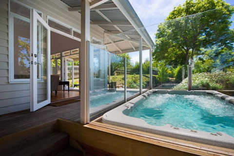 Sades - Accommodation Gold Coast 1