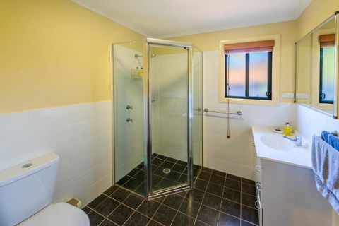 Safety Beach Ocean Bungalows - Gold Coast 4U 3