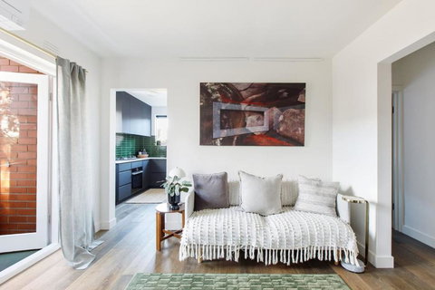 Sage Haven - Laidback St Kilda Beach Living - Accommodation Gold Coast 0