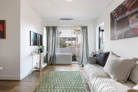 Sage Haven - Laidback St Kilda Beach Living - Accommodation Gold Coast 1